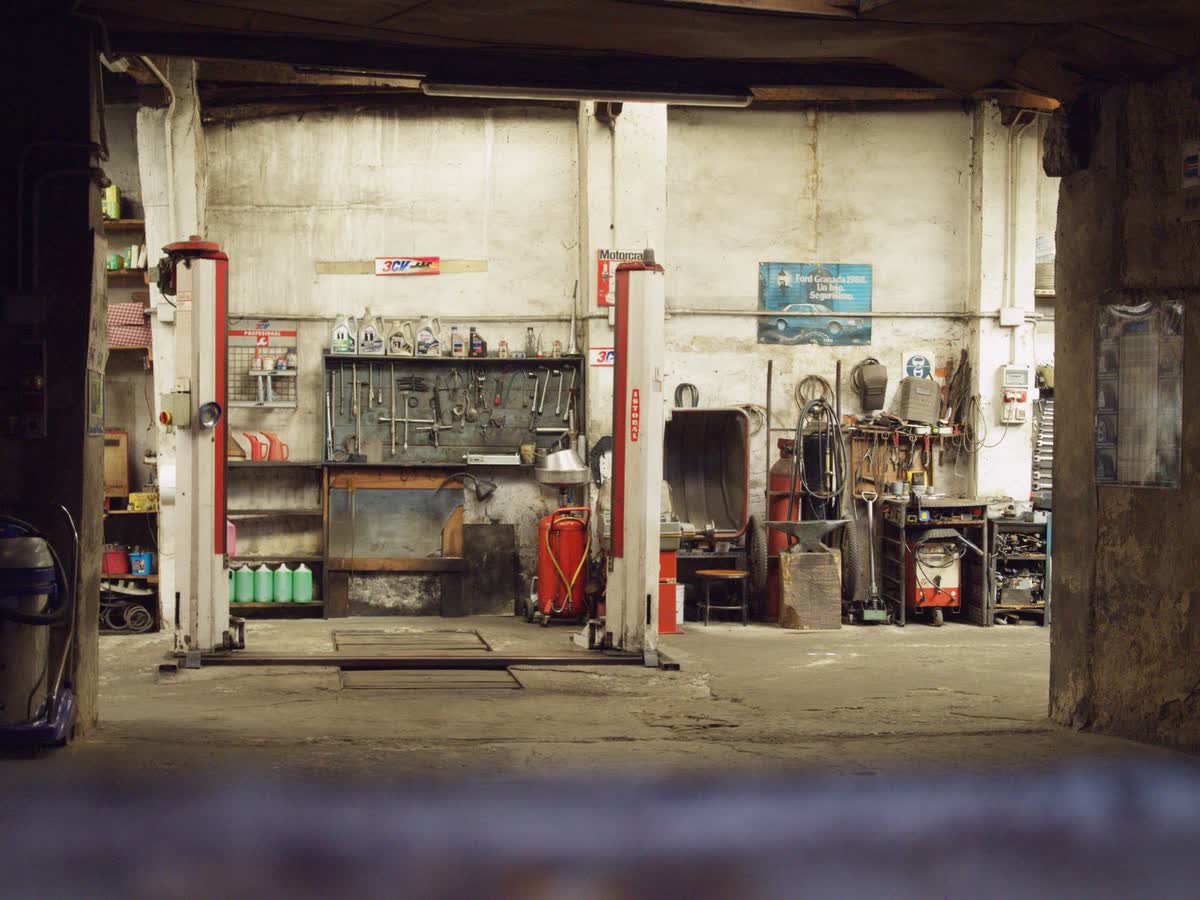 The workshop floor at Cactus Wren Auto